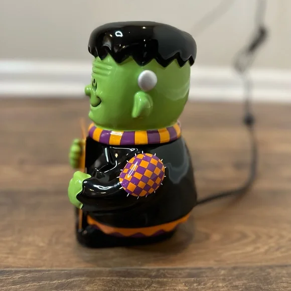 Countdown to Halloween Scentsy Warmer - Picture 6 of 9